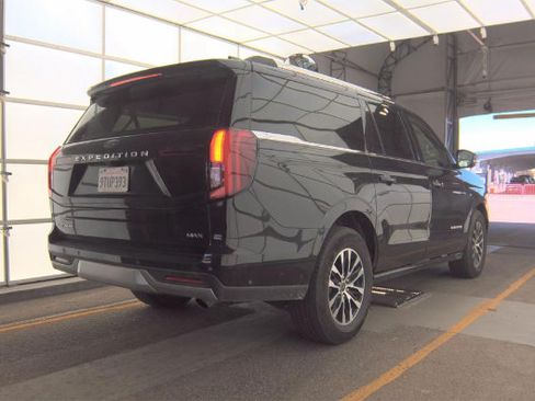 Used 2025 Ford Expedition Max Platinum AWD/4WD image 5