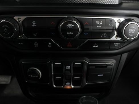 Used 2022 Jeep Gladiator Willys image 6