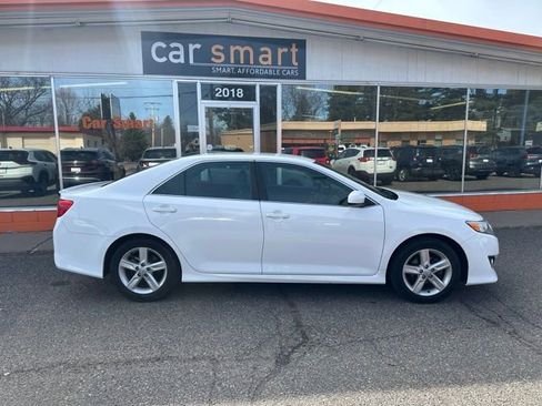 Used 2014 Toyota Camry SE image 8