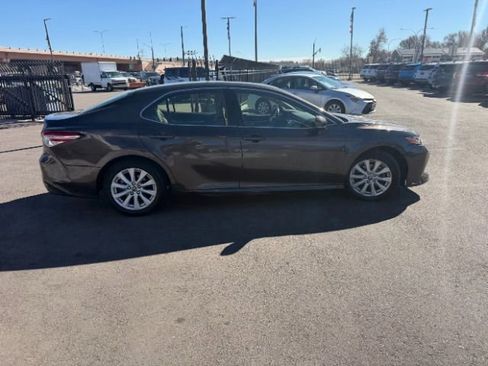 Used 2018 Toyota Camry LE w/ Moonroof Package image 15