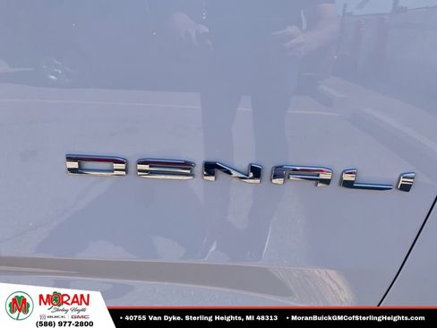 Used 2023 GMC Yukon Denali w/ Advanced Technology Package AWD/4WD image 5