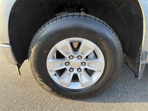 Used 2025 Chevrolet Silverado 1500 LT image 10