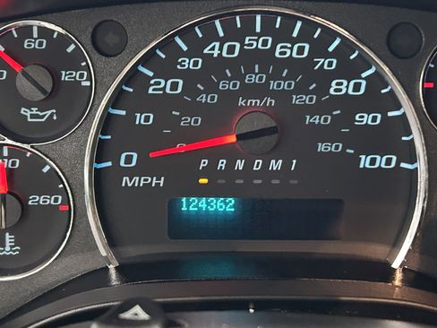 Used 2021 Chevrolet Express 2500 w/ Driver Convenience Package image 18