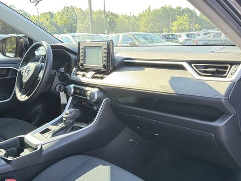 Used 2020 Toyota RAV4 LE w/ All Weather Liner Package AWD/4WD image 18