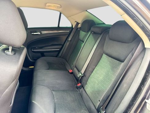 Used 2022 Chrysler 300 Touring w/ Sport Appearance Package image 22