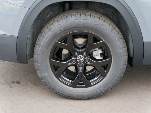 New 2026 Volkswagen Atlas Peak Edition image 5