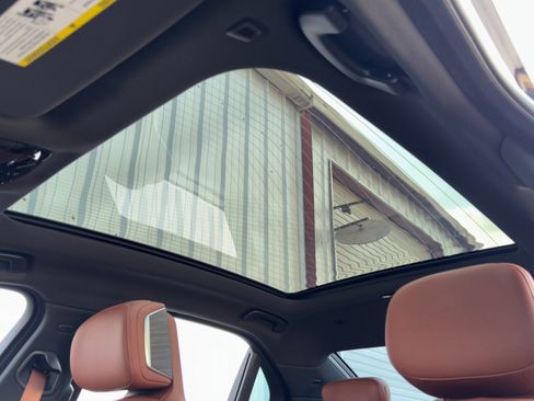 Used 2023 BMW 760i xDrive image 12