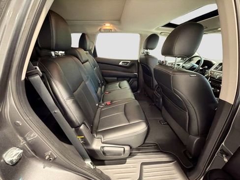 Used 2015 Nissan Pathfinder Platinum image 24