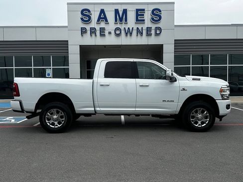 Used 2024 RAM 2500 Laramie AWD/4WD image 2