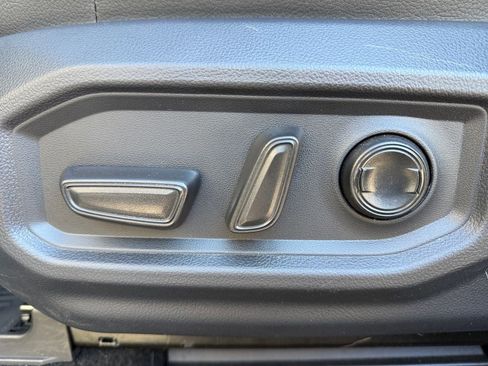 Used 2024 Toyota Tundra Limited image 13