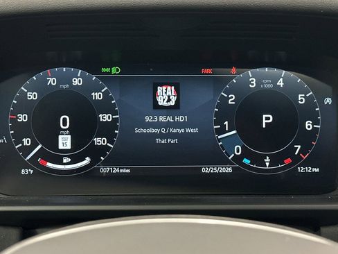 Certified 2025 Land Rover Discovery S image 18