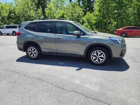Used 2020 Subaru Forester Premium w/ Popular Package #1 AWD/4WD image 9