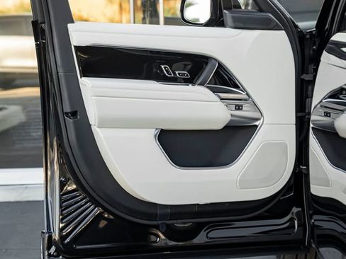 New 2026 Land Rover Range Rover SE AWD/4WD image 12