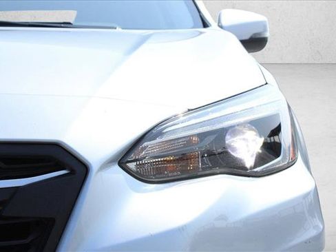 Used 2019 Subaru Crosstrek 2.0i Limited w/ Moonroof Package w/Navigation AWD/4WD image 4