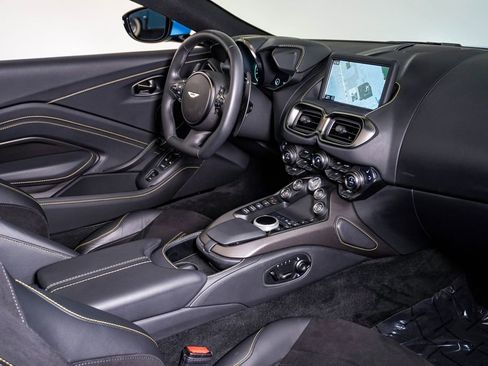 Used 2023 Aston Martin V8 Vantage Roadster RWD image 19