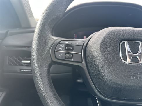 Used 2023 Honda Accord EX image 19