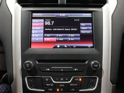 Used 2016 Ford Fusion SE FWD image 27