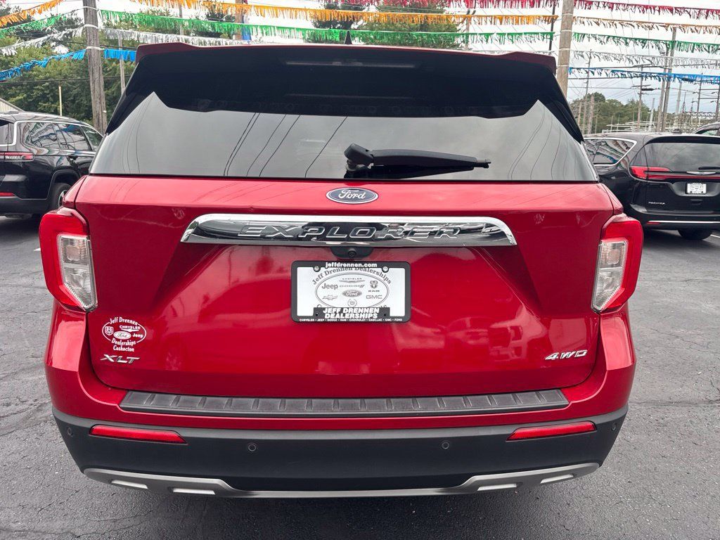 Used 2024 Ford Explorer XLT w/ Equipment Group 202A AWD/4WD image 7