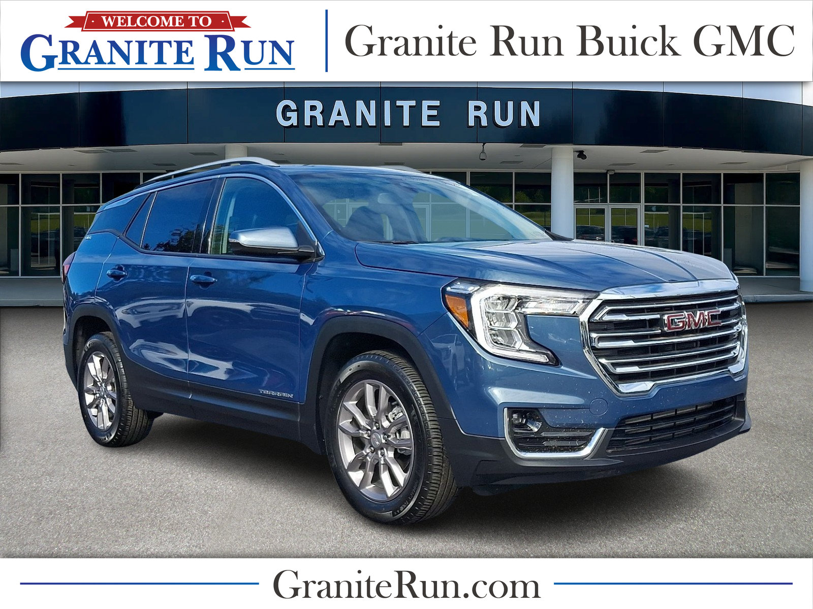 Used 2024 GMC Terrain SLT AWD/4WD image 1