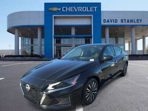 Used 2025 Nissan Altima 2.5 SV FWD image 4