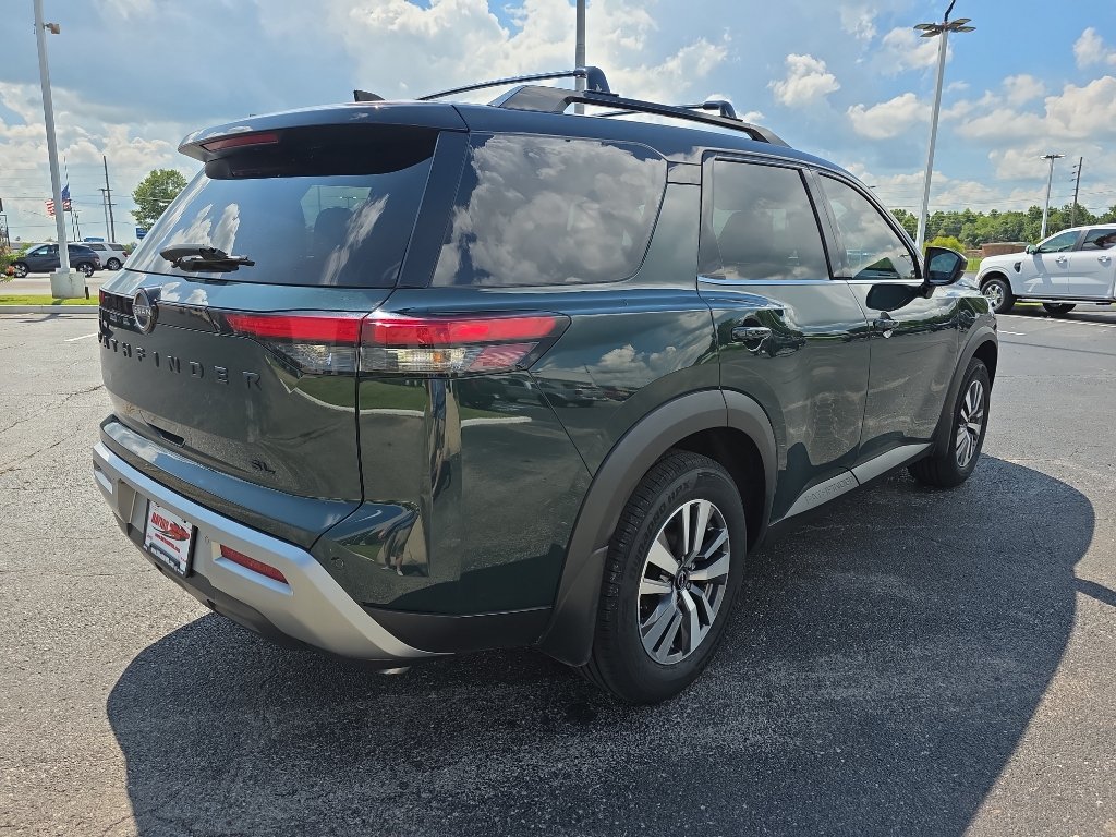 Used 2023 Nissan Pathfinder SL w/ Lighting Package (N92) FWD image 6