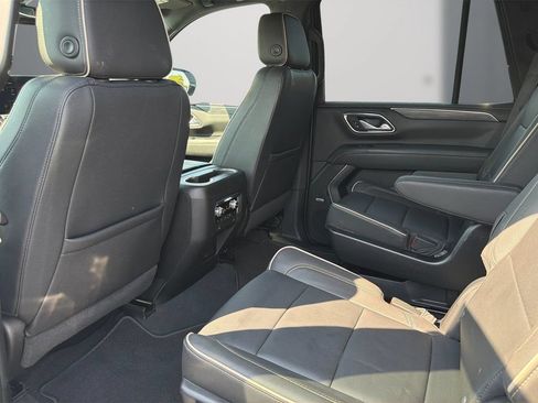 Used 2022 GMC Yukon SLT w/ SLT Premium Package AWD/4WD image 15