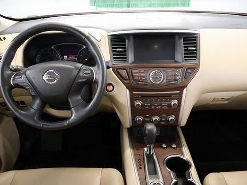 Used 2019 Nissan Pathfinder Platinum image 15