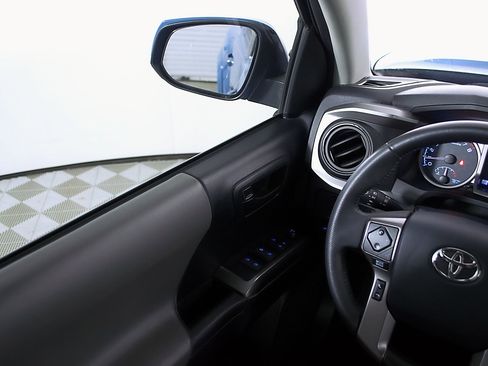 Used 2019 Toyota Tacoma SR5 RWD image 23
