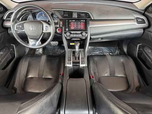 Used 2019 Honda Civic Touring image 16