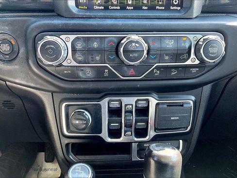 Used 2021 Jeep Wrangler Unlimited Sahara AWD/4WD image 30