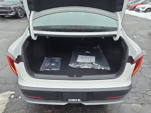 New 2026 Kia K4 LXS image 10