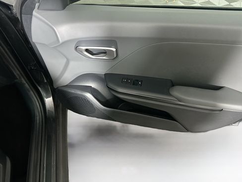 Used 2025 Kia K4 LXS image 29