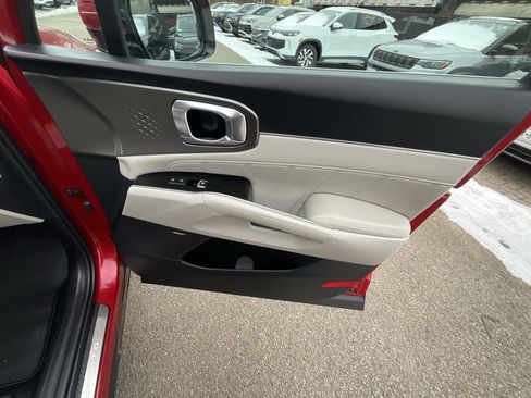 Used 2023 Kia Sorento SX Prestige image 30