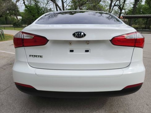 Used 2016 Kia Forte LX FWD image 6