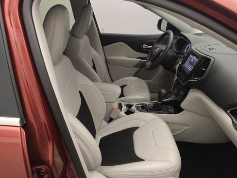 Used 2020 Jeep Cherokee Latitude Plus FWD image 21