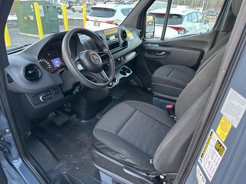 Used 2019 Mercedes-Benz Sprinter 144 image 12