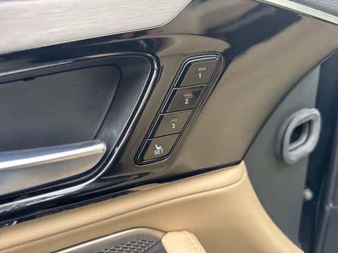 Used 2023 Acura MDX SH-AWD image 11