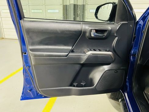 Used 2023 Toyota Tacoma Limited image 27