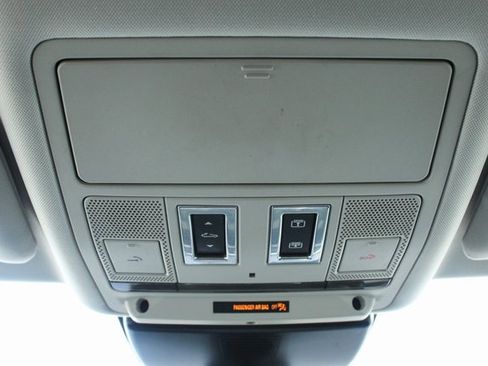 Used 2020 Jaguar XE S image 30