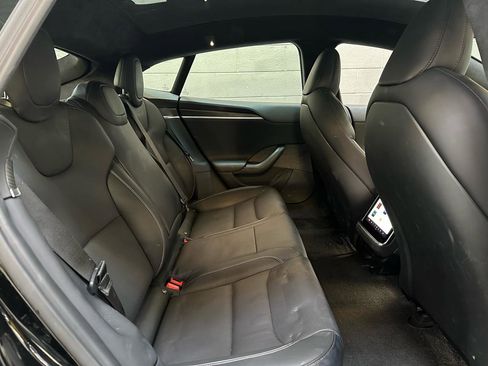 Used 2022 Tesla Model S Plaid image 11