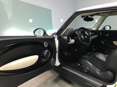 Used 2013 MINI Cooper Hardtop FWD image 9