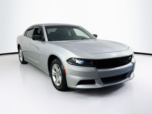 Used 2023 Dodge Charger SXT RWD image 3
