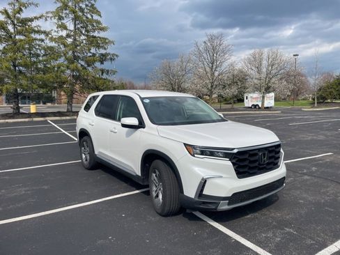 Certified 2025 Honda Pilot EX-L image 4