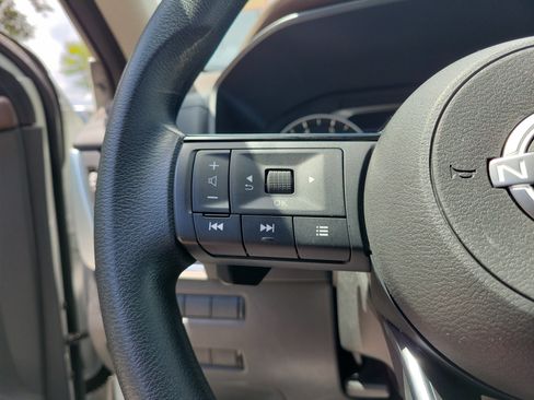 Certified 2023 Nissan Rogue SV FWD image 23