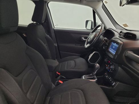 Used 2020 Jeep Renegade Latitude w/ Cold Weather Group AWD/4WD image 21