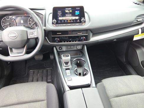 Certified 2026 Nissan Rogue SV image 29