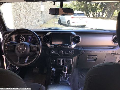 Used 2018 Jeep Wrangler Sport AWD/4WD image 12