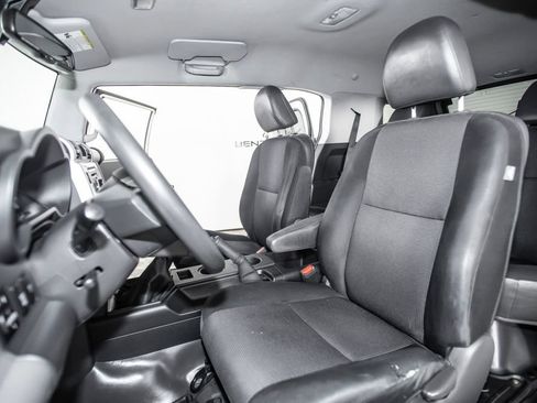 Used 2012 Toyota FJ Cruiser 4WD w/ Convenience Pkg image 13