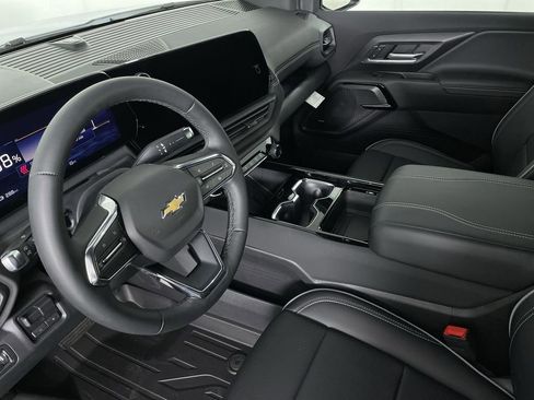 New 2025 Chevrolet Silverado EV LT image 22
