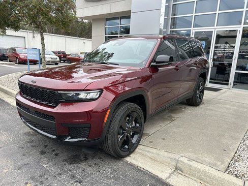 New 2025 Jeep Grand Cherokee L Laredo image 4